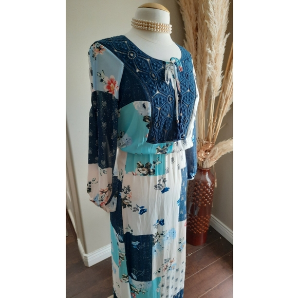 DR2 by Daniel Rainn | Blue & White Dress - Picture 2 of 5